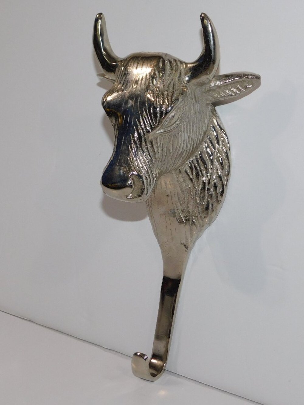 Metal Bull head Wall hook Silver toned Aluminum 9" Western Cattle Deor Cow